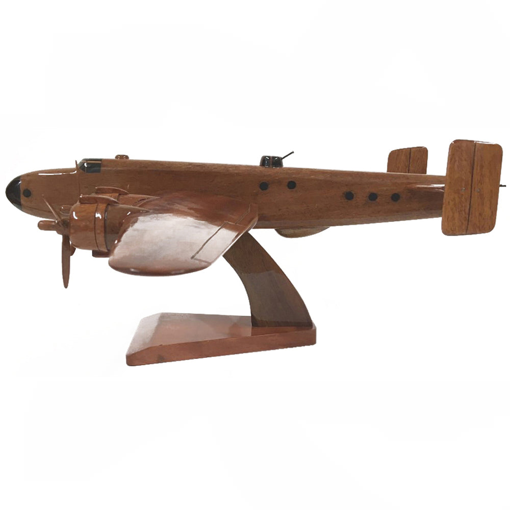 Handley Page Halifax WW11 RAF RCAF RAAF FFAF Four Engine Heavy Bomber Aircraft Desktop Model.