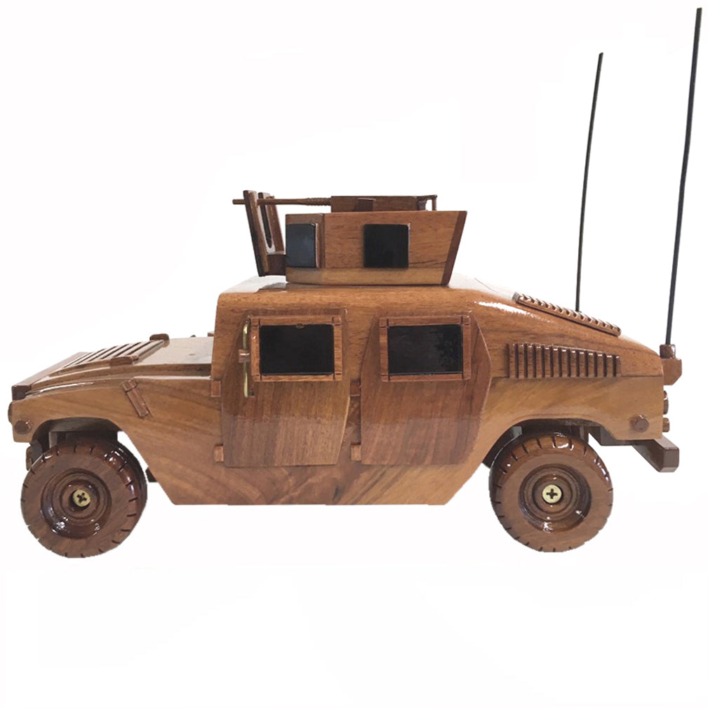 US MILITARY HUMVEE VEHICLE DESKTOP MODEL.