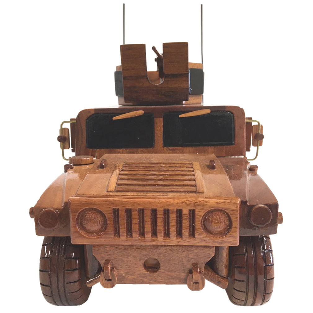 US MILITARY HUMVEE VEHICLE DESKTOP MODEL.