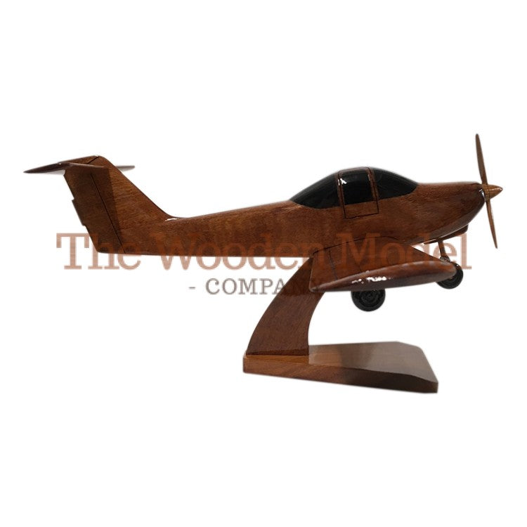 Piper PA-38-112 Tomahawk Small Passenger Aircraft Desktop Model.