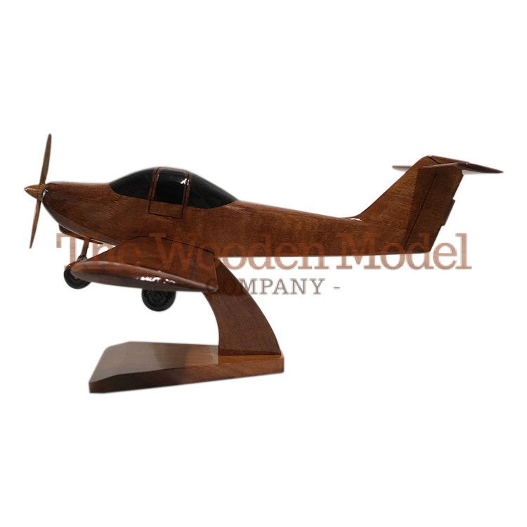 Piper PA-38-112 Tomahawk Small Passenger Aircraft Desktop Model.